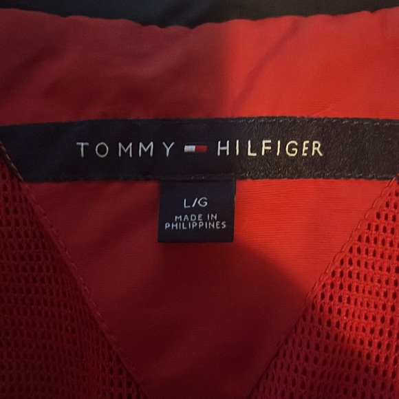 Used like new Tommy Hilfiger windbreaker jacket. - Picture 3 of 4